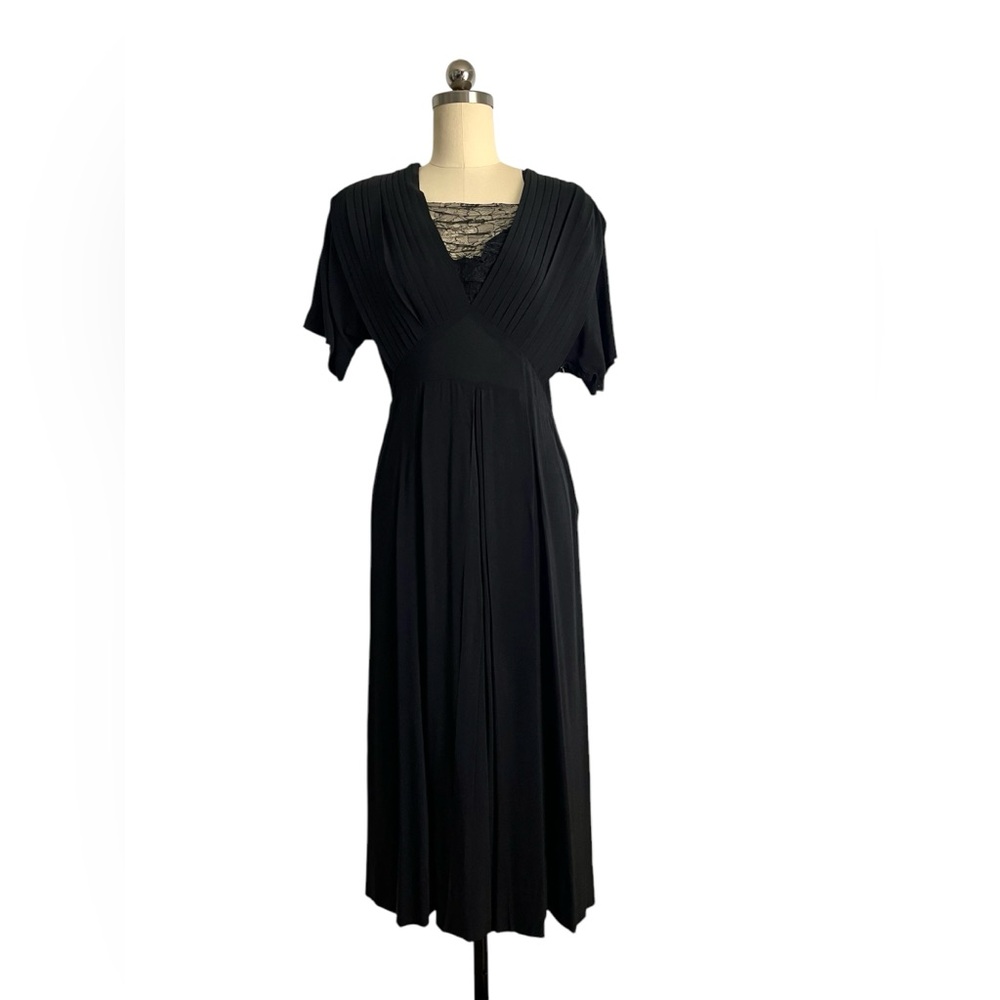 Vintage 1920s/1930s Black Plunging Neckline Lace Pleated Lace Elegant W/Train